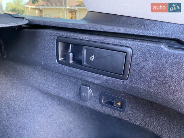 Синий Фольксваген Пассат, объемом двигателя 2 л и пробегом 300 тыс. км за 16900 $, фото 31 на Automoto.ua