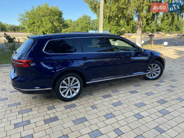 Синий Фольксваген Пассат, объемом двигателя 2 л и пробегом 300 тыс. км за 16900 $, фото 9 на Automoto.ua