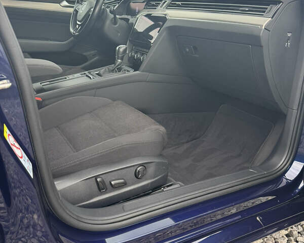 Синий Фольксваген Пассат, объемом двигателя 1.97 л и пробегом 186 тыс. км за 22900 $, фото 18 на Automoto.ua