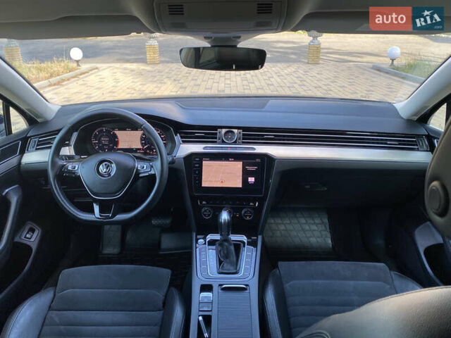 Синий Фольксваген Пассат, объемом двигателя 2 л и пробегом 300 тыс. км за 16900 $, фото 28 на Automoto.ua