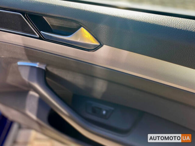 Синій Фольксваген Пассат, об'ємом двигуна 2 л та пробігом 231 тис. км за 17700 $, фото 26 на Automoto.ua