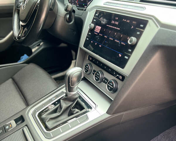 Синий Фольксваген Пассат, объемом двигателя 1.97 л и пробегом 287 тыс. км за 15950 $, фото 29 на Automoto.ua