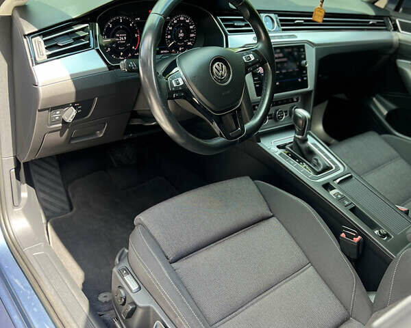 Синий Фольксваген Пассат, объемом двигателя 1.97 л и пробегом 287 тыс. км за 15950 $, фото 35 на Automoto.ua