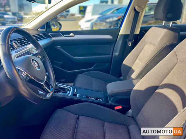 Синій Фольксваген Пассат, об'ємом двигуна 2 л та пробігом 231 тис. км за 17700 $, фото 10 на Automoto.ua