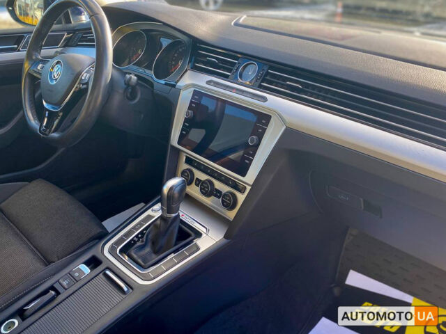 Синій Фольксваген Пассат, об'ємом двигуна 2 л та пробігом 231 тис. км за 17700 $, фото 18 на Automoto.ua