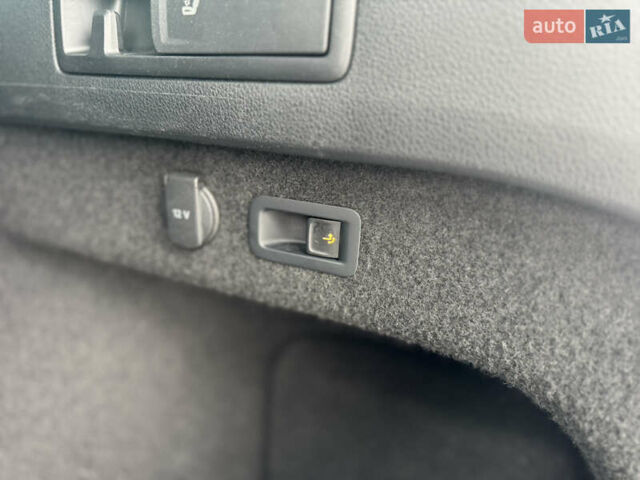 Синий Фольксваген Пассат, объемом двигателя 1.97 л и пробегом 186 тыс. км за 22900 $, фото 25 на Automoto.ua