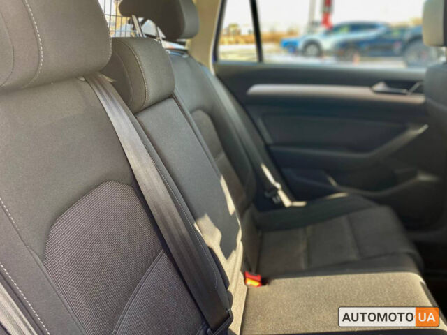 Синій Фольксваген Пассат, об'ємом двигуна 2 л та пробігом 231 тис. км за 17700 $, фото 25 на Automoto.ua