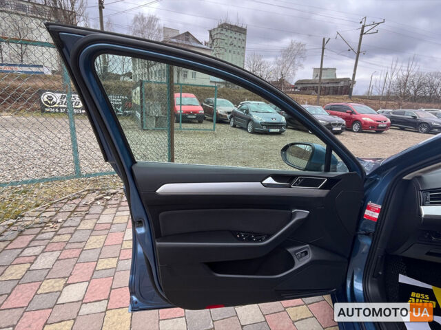 Синій Фольксваген Пассат, об'ємом двигуна 2 л та пробігом 248 тис. км за 17200 $, фото 9 на Automoto.ua