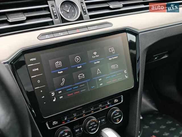 Фольксваген Пассат 2018 в Луцке на Automoto.ua Синий Фольксваген Пассат, объемом двигателя 2 л и пробегом 127 тыс. км за 24999 $, фото 41 на Automoto.ua