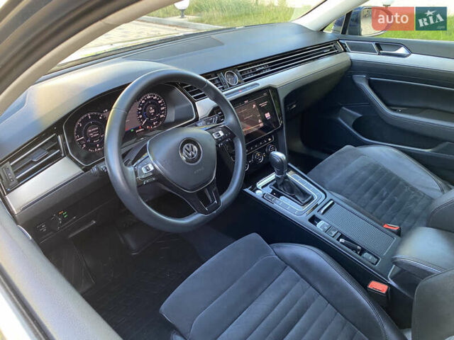Синий Фольксваген Пассат, объемом двигателя 2 л и пробегом 300 тыс. км за 16900 $, фото 35 на Automoto.ua