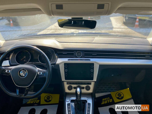 Синій Фольксваген Пассат, об'ємом двигуна 2 л та пробігом 231 тис. км за 17700 $, фото 11 на Automoto.ua