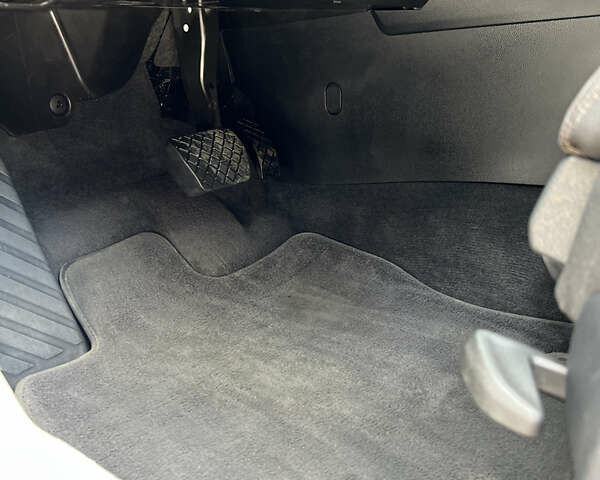 Синий Фольксваген Пассат, объемом двигателя 1.97 л и пробегом 287 тыс. км за 15950 $, фото 28 на Automoto.ua