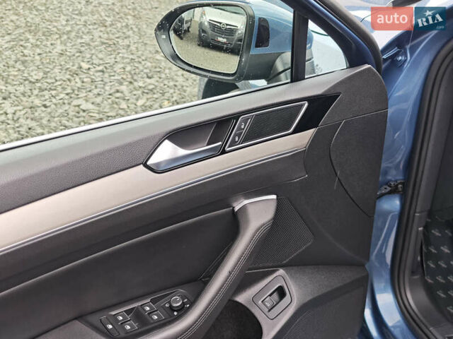 Фольксваген Пассат 2018 в Луцке на Automoto.ua Синий Фольксваген Пассат, объемом двигателя 2 л и пробегом 127 тыс. км за 24999 $, фото 20 на Automoto.ua