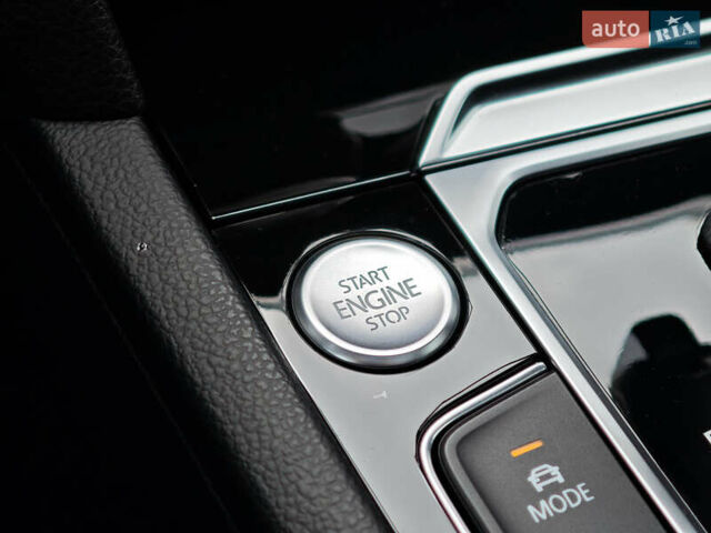 Фольксваген Пассат 2018 в Луцке на Automoto.ua Синий Фольксваген Пассат, объемом двигателя 2 л и пробегом 127 тыс. км за 24999 $, фото 47 на Automoto.ua