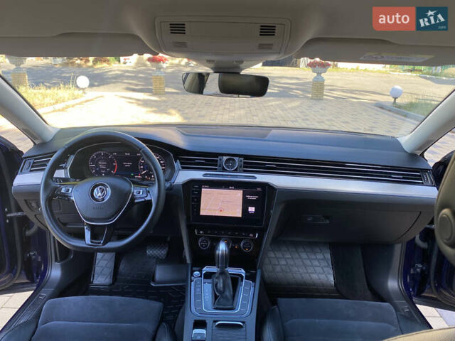 Синий Фольксваген Пассат, объемом двигателя 2 л и пробегом 300 тыс. км за 16900 $, фото 27 на Automoto.ua