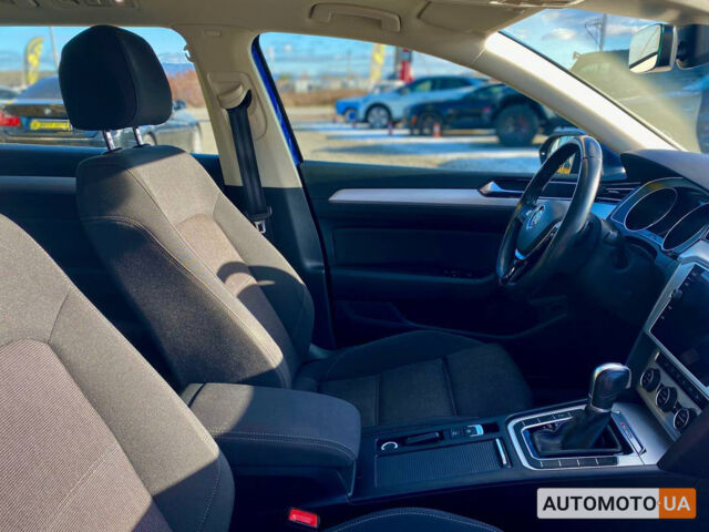 Синій Фольксваген Пассат, об'ємом двигуна 2 л та пробігом 231 тис. км за 17700 $, фото 19 на Automoto.ua