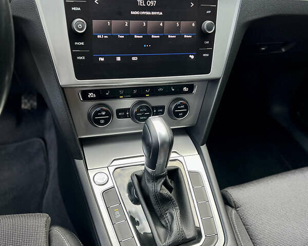 Синий Фольксваген Пассат, объемом двигателя 1.97 л и пробегом 287 тыс. км за 15950 $, фото 15 на Automoto.ua