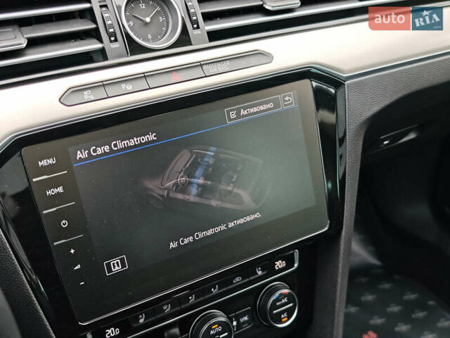 Фольксваген Пассат 2018 в Луцке на Automoto.ua Синий Фольксваген Пассат, объемом двигателя 2 л и пробегом 127 тыс. км за 24999 $, фото 38 на Automoto.ua