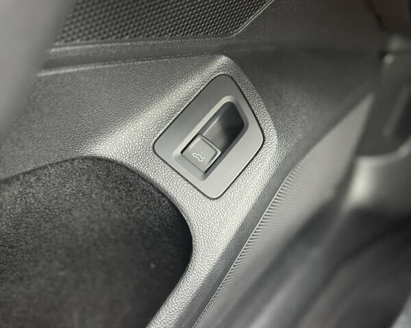 Синий Фольксваген Пассат, объемом двигателя 1.97 л и пробегом 186 тыс. км за 22900 $, фото 19 на Automoto.ua