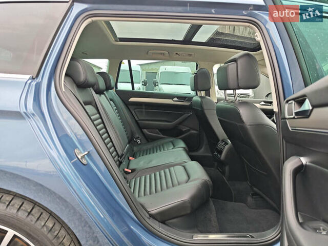 Фольксваген Пассат 2018 в Луцке на Automoto.ua Синий Фольксваген Пассат, объемом двигателя 2 л и пробегом 127 тыс. км за 24999 $, фото 55 на Automoto.ua