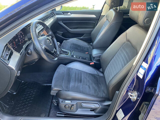 Синий Фольксваген Пассат, объемом двигателя 2 л и пробегом 300 тыс. км за 16900 $, фото 18 на Automoto.ua