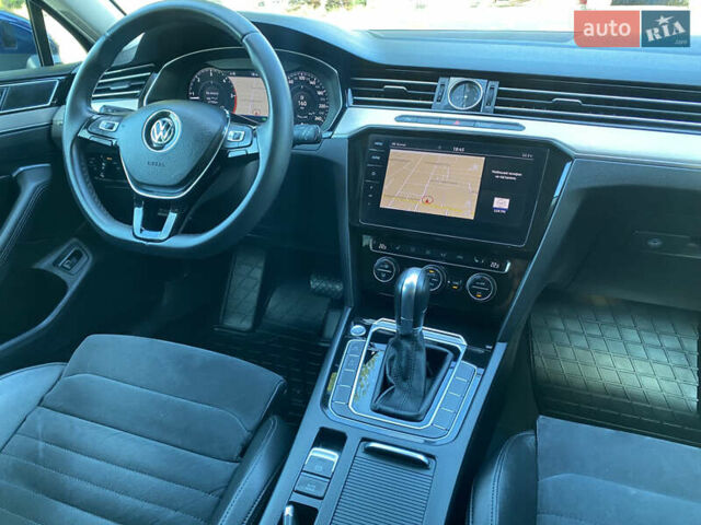 Синий Фольксваген Пассат, объемом двигателя 2 л и пробегом 300 тыс. км за 16900 $, фото 29 на Automoto.ua