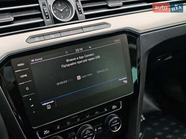 Фольксваген Пассат 2018 в Луцке на Automoto.ua Синий Фольксваген Пассат, объемом двигателя 2 л и пробегом 127 тыс. км за 24999 $, фото 36 на Automoto.ua