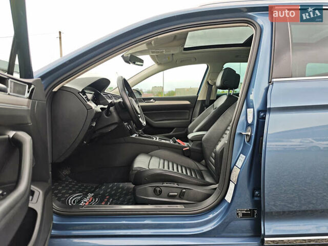 Фольксваген Пассат 2018 в Луцке на Automoto.ua Синий Фольксваген Пассат, объемом двигателя 2 л и пробегом 127 тыс. км за 24999 $, фото 21 на Automoto.ua