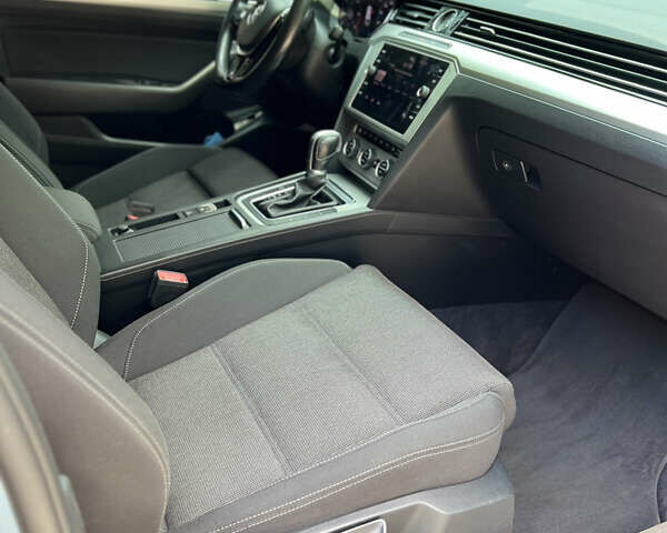 Синий Фольксваген Пассат, объемом двигателя 1.97 л и пробегом 287 тыс. км за 15950 $, фото 31 на Automoto.ua