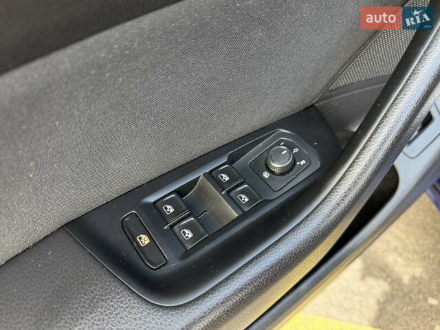 Синий Фольксваген Пассат, объемом двигателя 2 л и пробегом 222 тыс. км за 16999 $, фото 27 на Automoto.ua