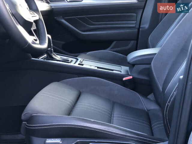 Фольксваген Пассат 2019 в Черновцах на Automoto.ua Синий Фольксваген Пассат, объемом двигателя 1.97 л и пробегом 217 тыс. км за 21500 $, фото 25 на Automoto.ua