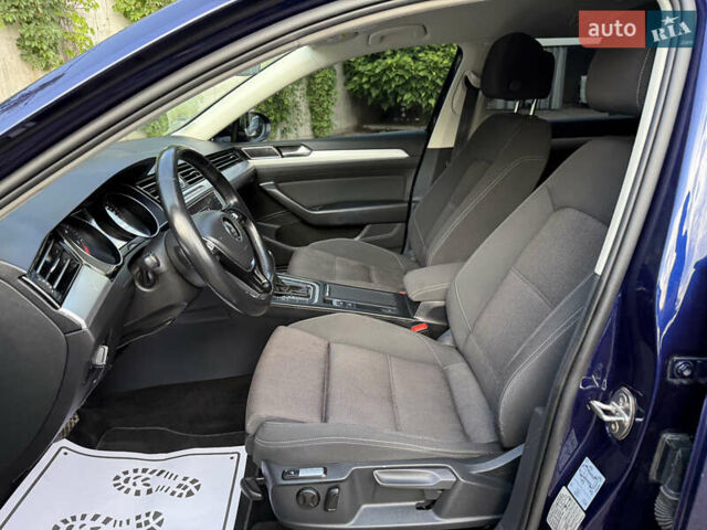 Синий Фольксваген Пассат, объемом двигателя 2 л и пробегом 222 тыс. км за 16999 $, фото 24 на Automoto.ua