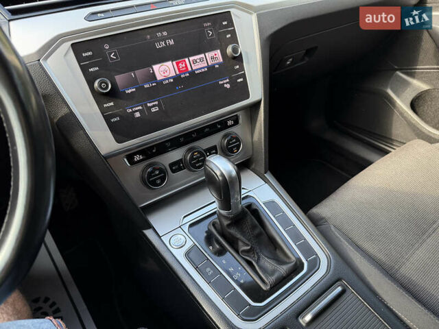 Синий Фольксваген Пассат, объемом двигателя 2 л и пробегом 222 тыс. км за 16999 $, фото 47 на Automoto.ua