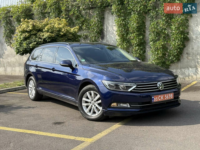 Синий Фольксваген Пассат, объемом двигателя 2 л и пробегом 222 тыс. км за 16999 $, фото 1 на Automoto.ua