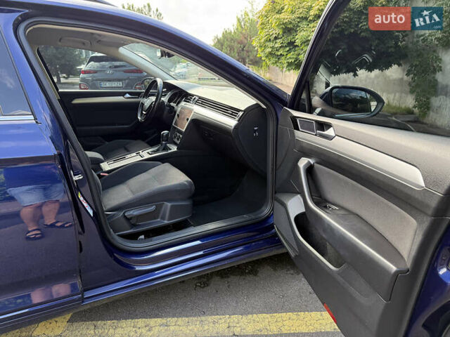 Синий Фольксваген Пассат, объемом двигателя 2 л и пробегом 222 тыс. км за 16999 $, фото 40 на Automoto.ua