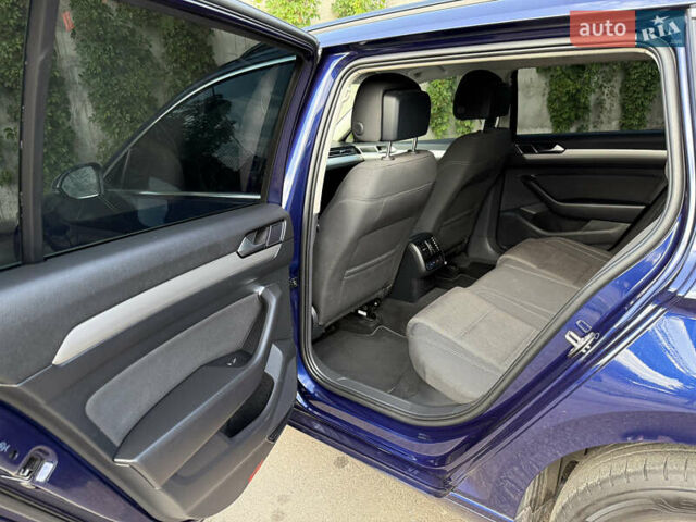 Синий Фольксваген Пассат, объемом двигателя 2 л и пробегом 222 тыс. км за 16999 $, фото 29 на Automoto.ua