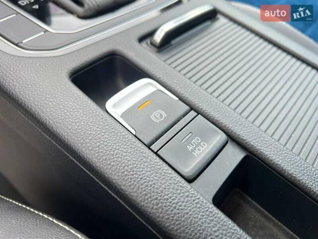 Синій Фольксваген Пассат, об'ємом двигуна 2 л та пробігом 193 тис. км за 26390 $, фото 30 на Automoto.ua