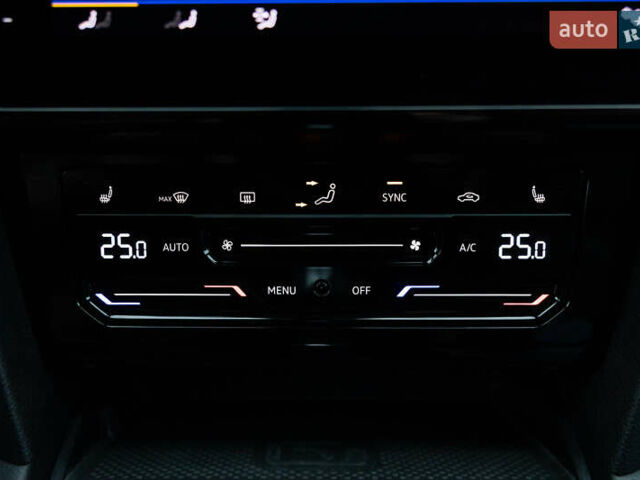 Синий Фольксваген Пассат, объемом двигателя 2 л и пробегом 213 тыс. км за 25300 $, фото 58 на Automoto.ua