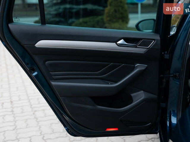 Синий Фольксваген Пассат, объемом двигателя 2 л и пробегом 213 тыс. км за 25300 $, фото 82 на Automoto.ua