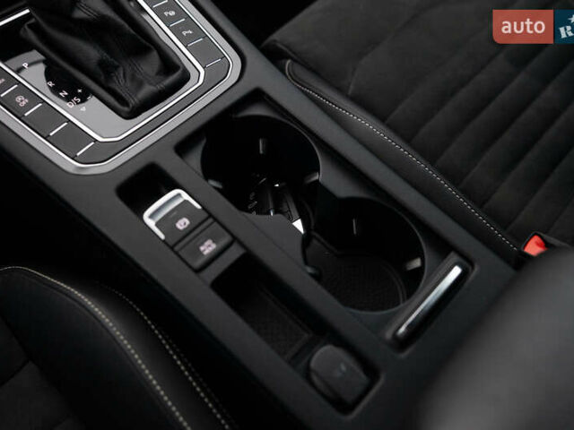 Синий Фольксваген Пассат, объемом двигателя 2 л и пробегом 213 тыс. км за 25300 $, фото 62 на Automoto.ua