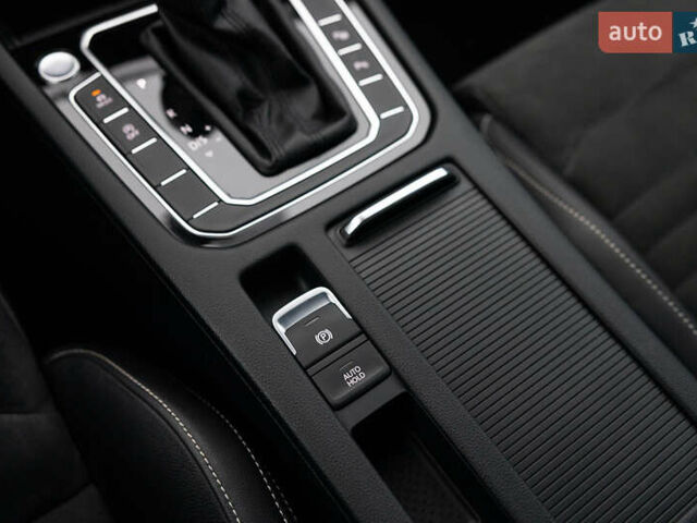 Синий Фольксваген Пассат, объемом двигателя 2 л и пробегом 213 тыс. км за 25300 $, фото 61 на Automoto.ua