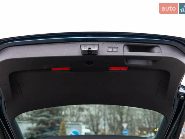 Синий Фольксваген Пассат, объемом двигателя 2 л и пробегом 213 тыс. км за 25300 $, фото 92 на Automoto.ua