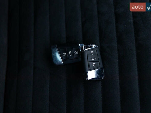 Синий Фольксваген Пассат, объемом двигателя 2 л и пробегом 213 тыс. км за 25300 $, фото 104 на Automoto.ua