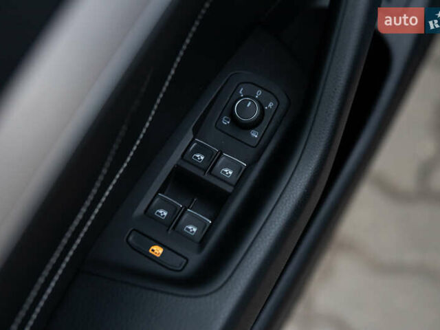 Синий Фольксваген Пассат, объемом двигателя 2 л и пробегом 213 тыс. км за 25300 $, фото 27 на Automoto.ua