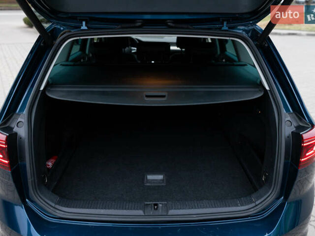 Синий Фольксваген Пассат, объемом двигателя 2 л и пробегом 213 тыс. км за 25300 $, фото 86 на Automoto.ua