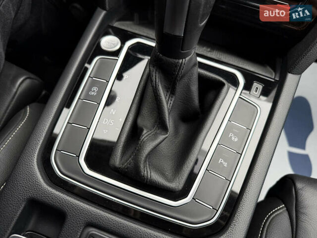 Синий Фольксваген Пассат, объемом двигателя 2 л и пробегом 192 тыс. км за 25500 $, фото 26 на Automoto.ua