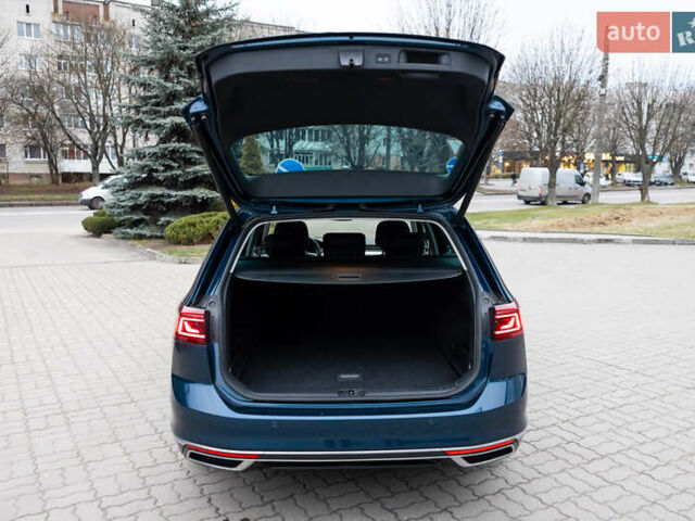 Синий Фольксваген Пассат, объемом двигателя 2 л и пробегом 213 тыс. км за 25300 $, фото 85 на Automoto.ua