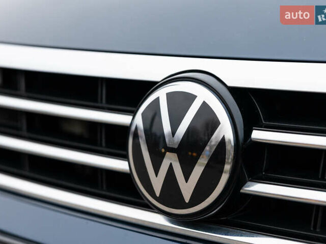 Синий Фольксваген Пассат, объемом двигателя 2 л и пробегом 213 тыс. км за 25300 $, фото 98 на Automoto.ua