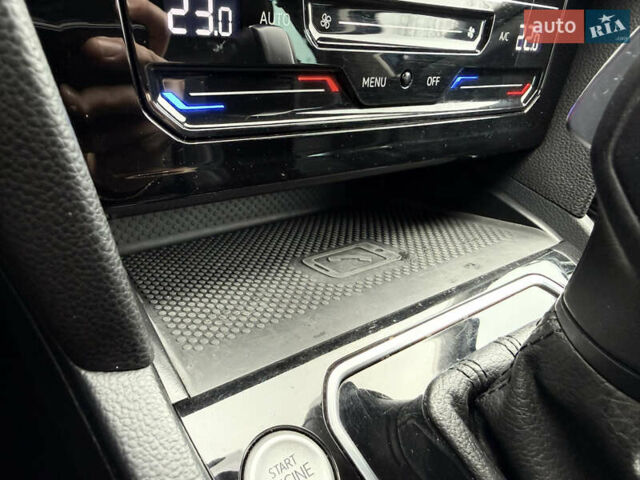 Синий Фольксваген Пассат, объемом двигателя 2 л и пробегом 192 тыс. км за 25500 $, фото 24 на Automoto.ua