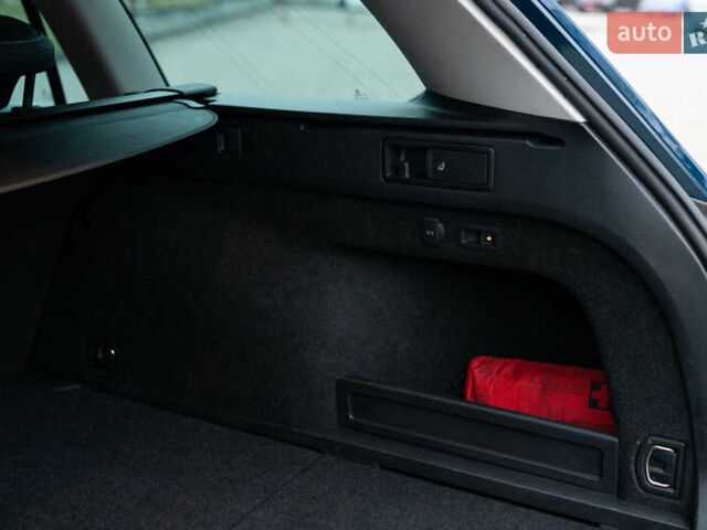 Синий Фольксваген Пассат, объемом двигателя 2 л и пробегом 213 тыс. км за 25300 $, фото 88 на Automoto.ua